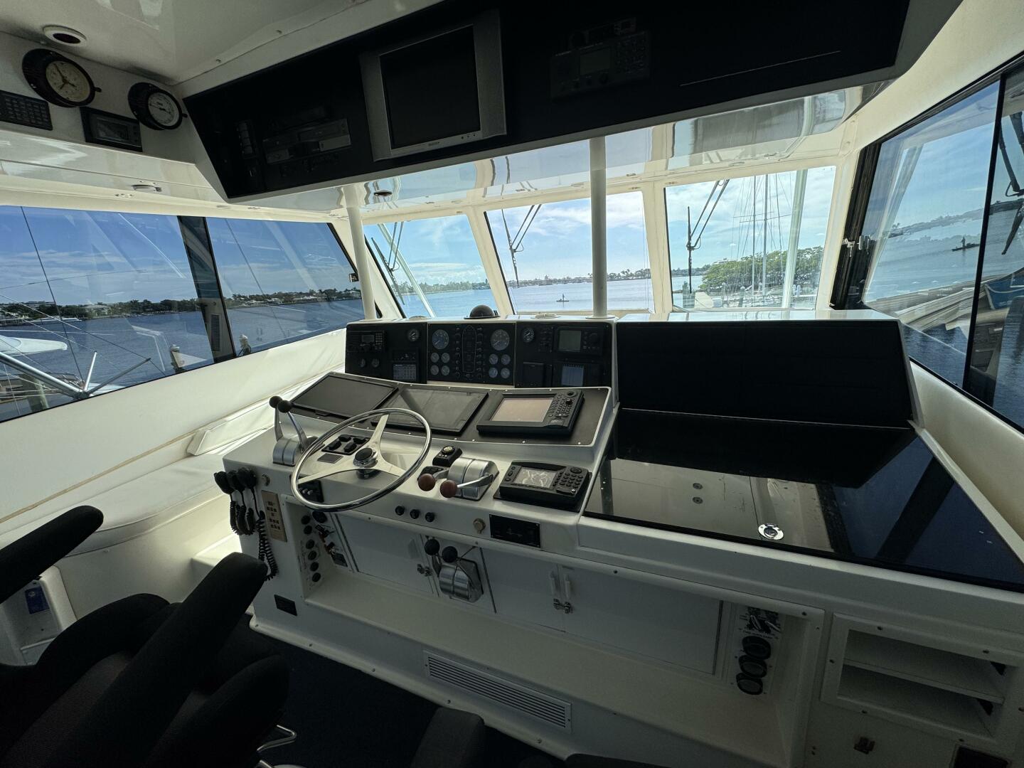 1995 Viking 58 Convertible - Image 49