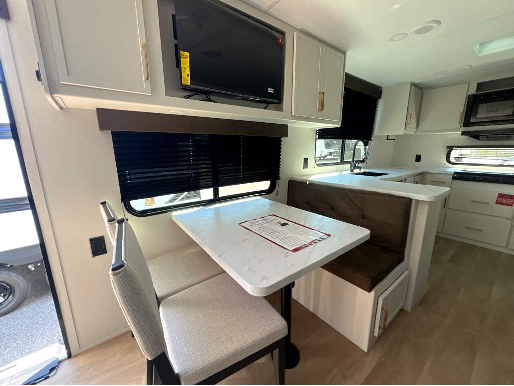 2026 GRAND DESIGN TRANSCEND 285RKT - Image 8