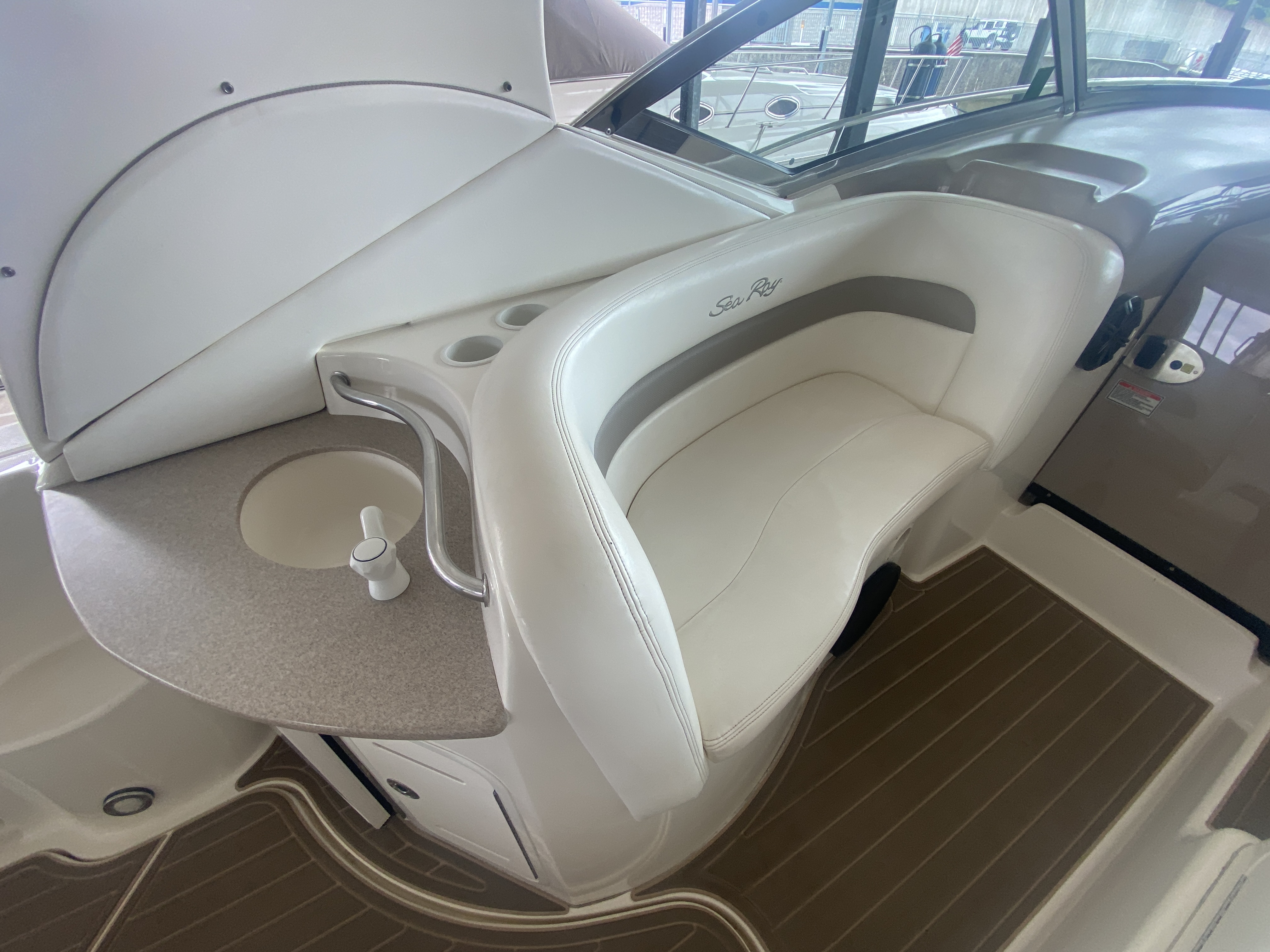2003 Sea Ray 320 Sundancer - Image 27