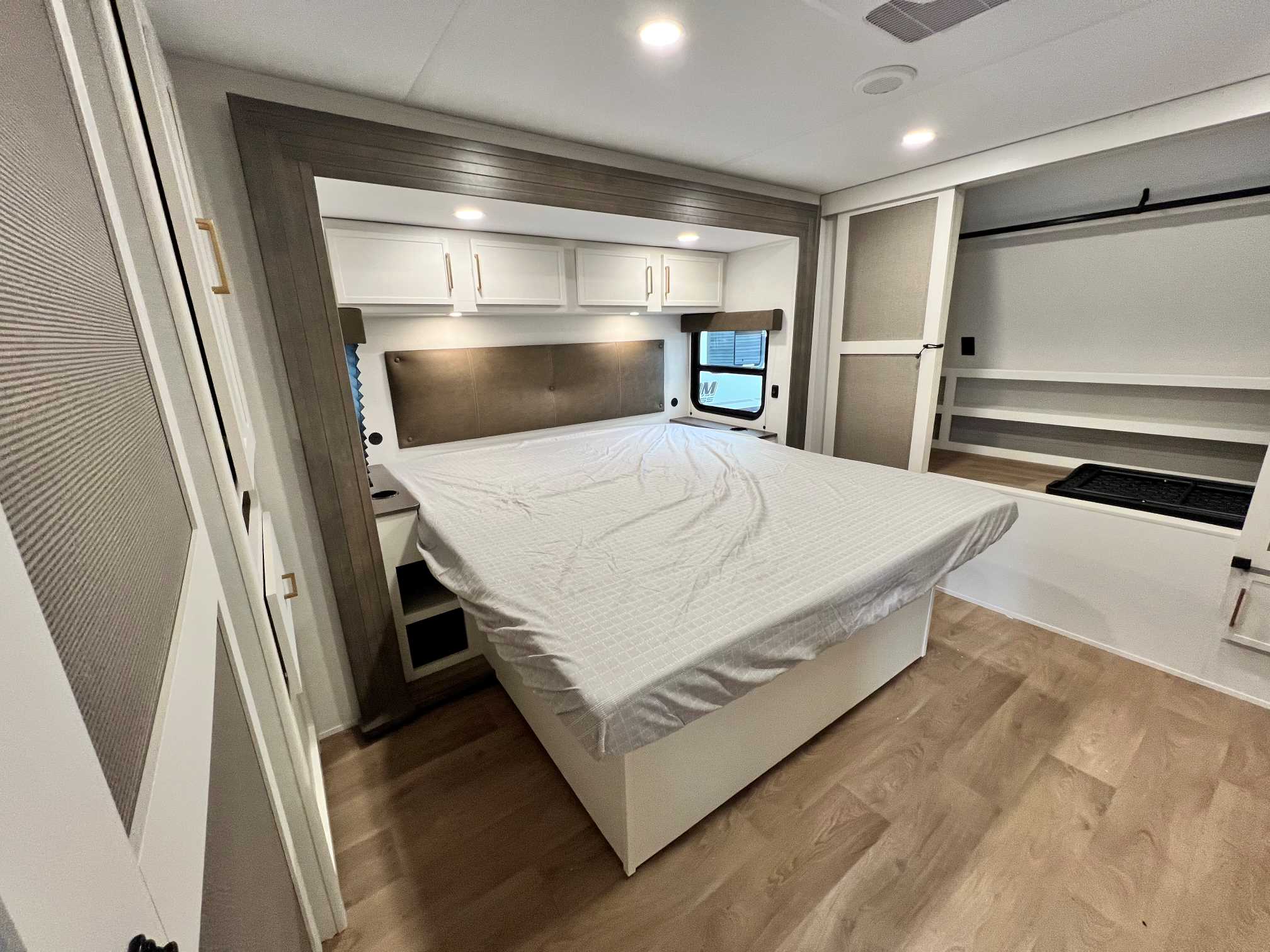 2027 Grand Design Transcend 315RKT - Image 22