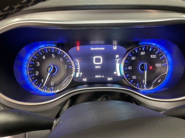 2025 Chrysler Pacifica Limited FWD - Image 15