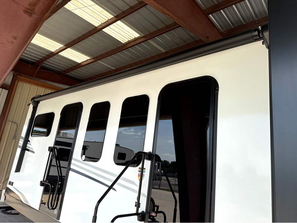 2027 VENTURE RV SPORTTREK 333VFK - Image 14