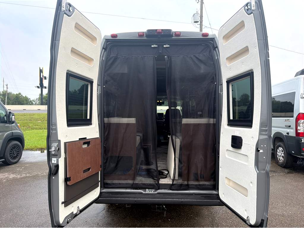 2027 GRAND DESIGN LINEAGE SERIESVP LVP2 - Image 9