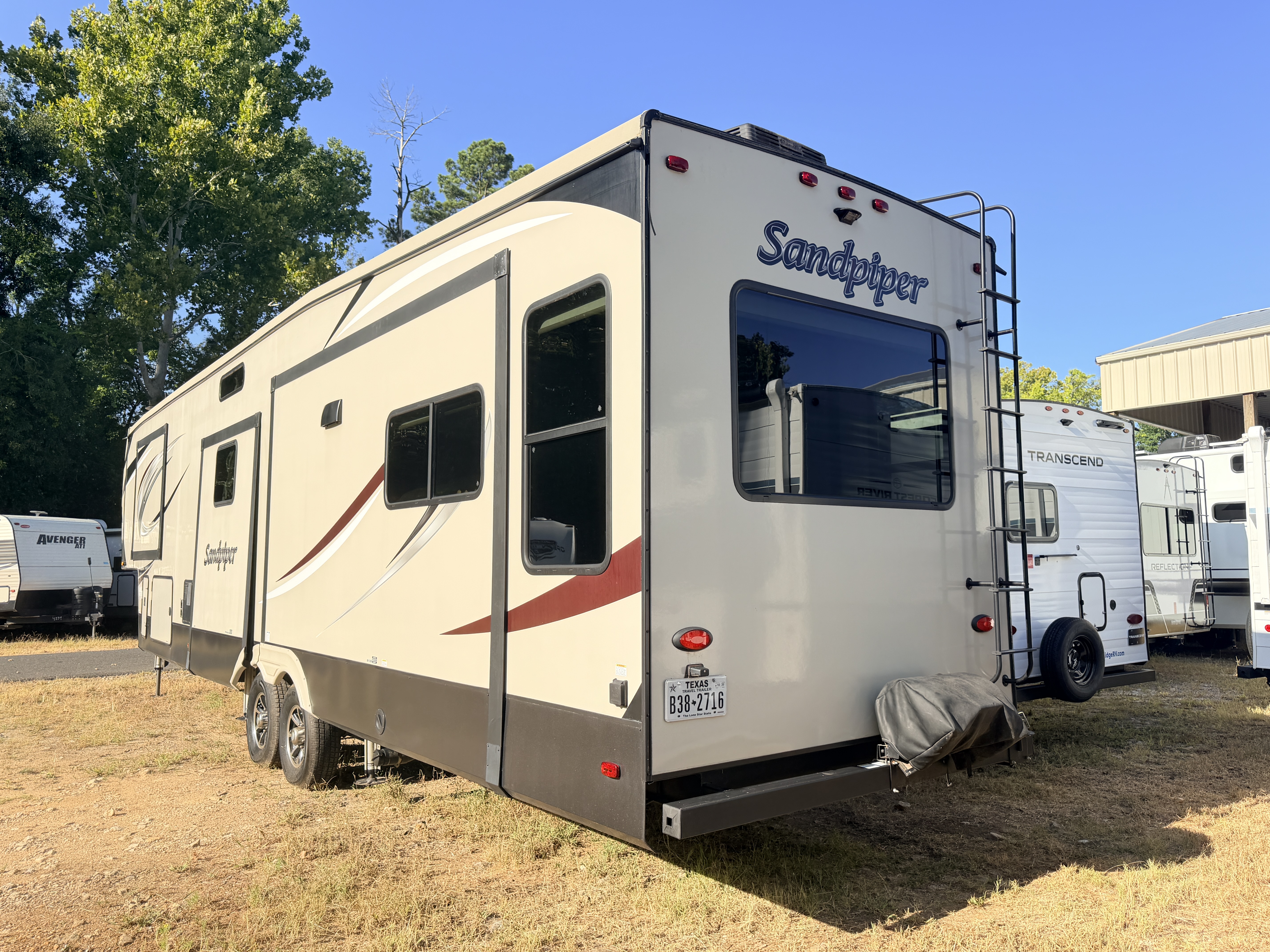 2020 Forest River Sandpiper 372LOK - Image 5