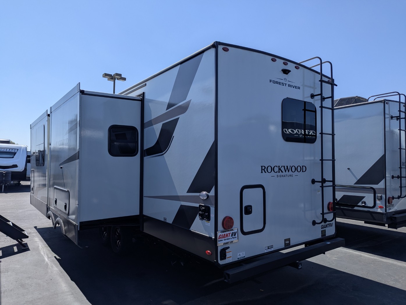 2026 Forest River Rockwood Signature 8263MBR - Image 4