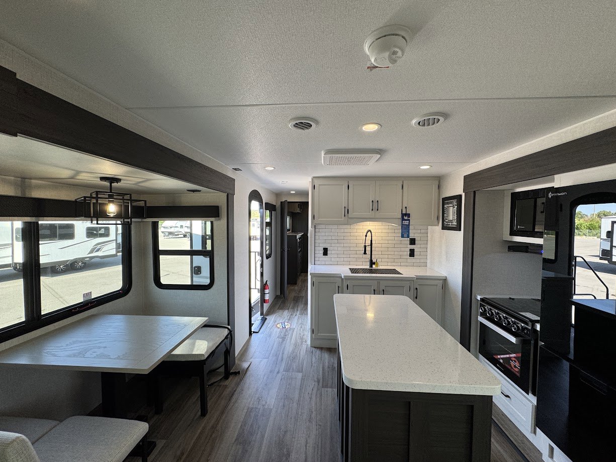 2026 VENTURE RV SPORTTREK 333VMI - Image 14