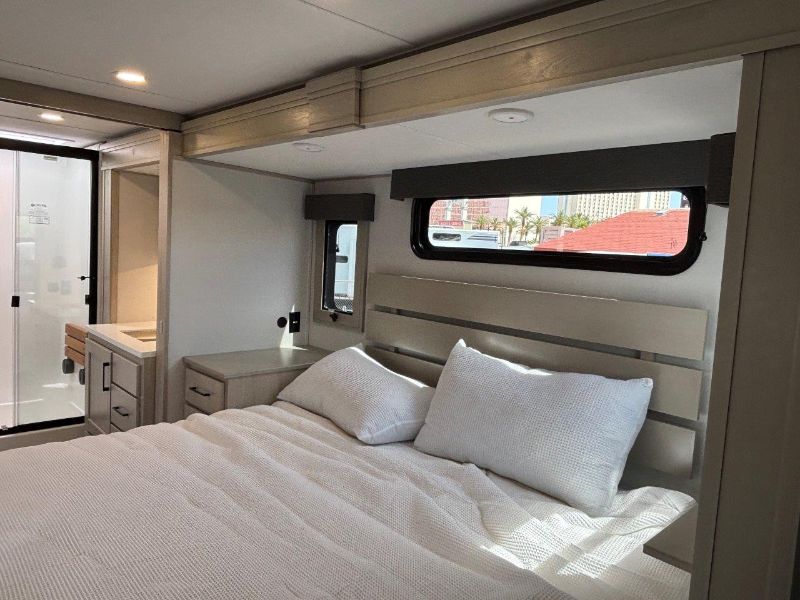 2025 Grand Design Solitude 388MBS - Image 39