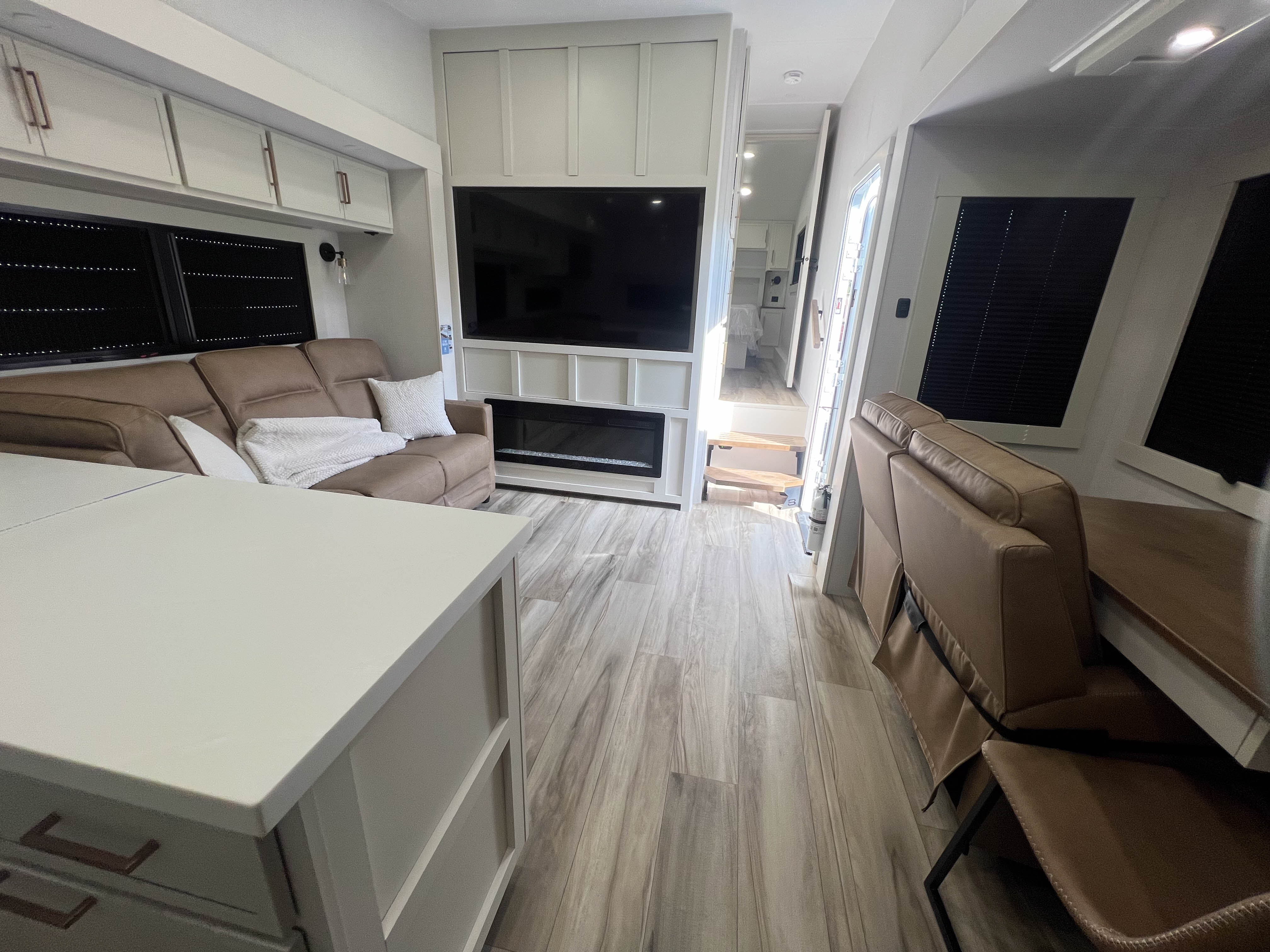 2027 Brinkley RV Model Z 2700 - Image 4