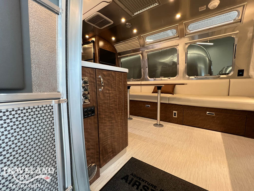 2026 AIRSTREAM 30RBQ GLOBETROTTER - Image 11