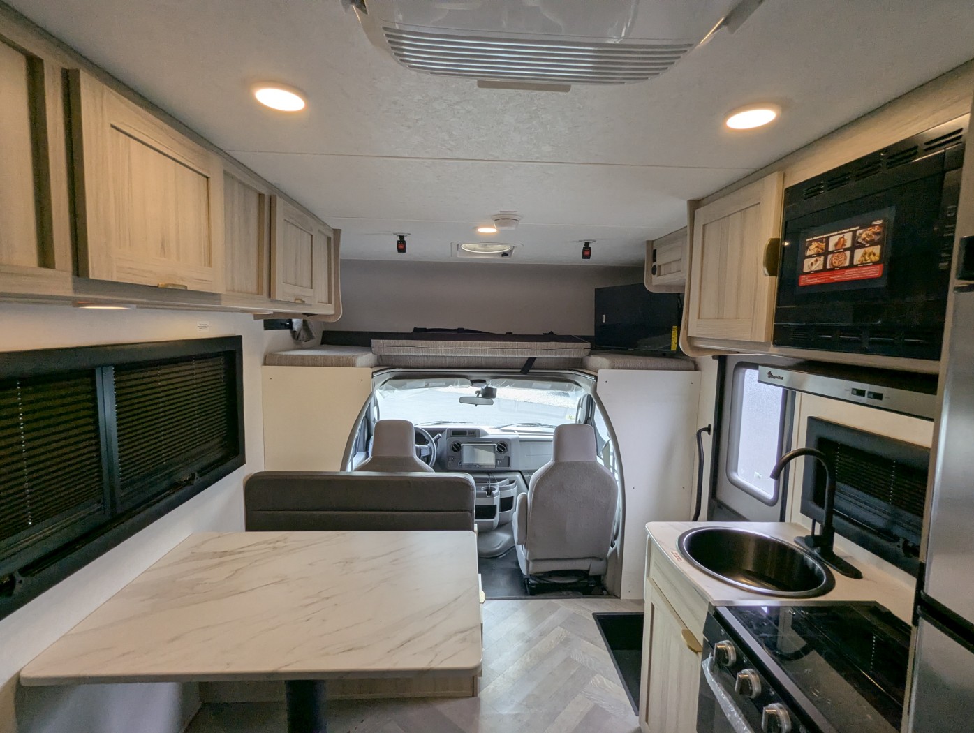 2026 Coachmen Cross Trail 23XG 4X4 - Image 32