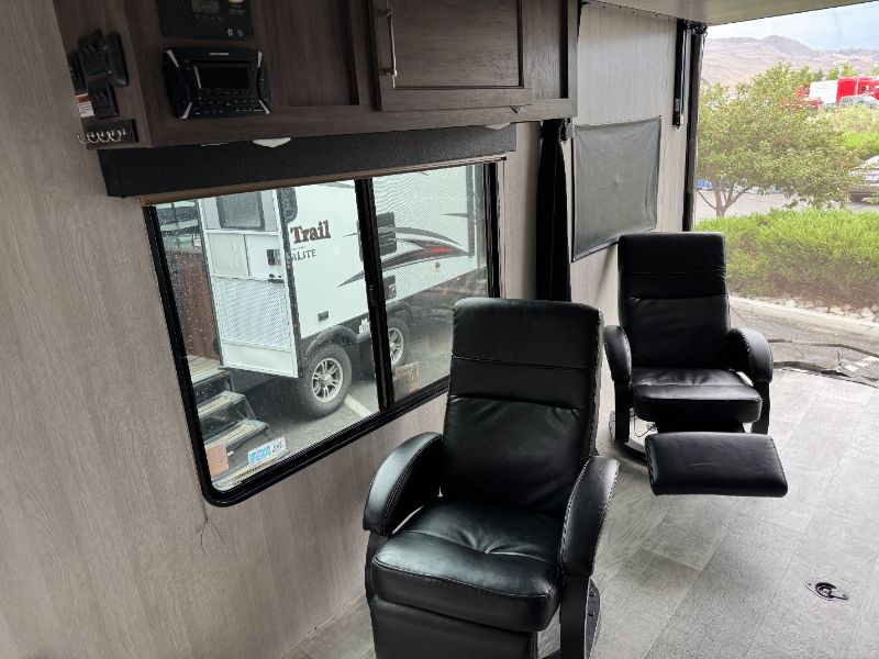 2022 Genesis Supreme Wanderer 26FSWL - Image 6