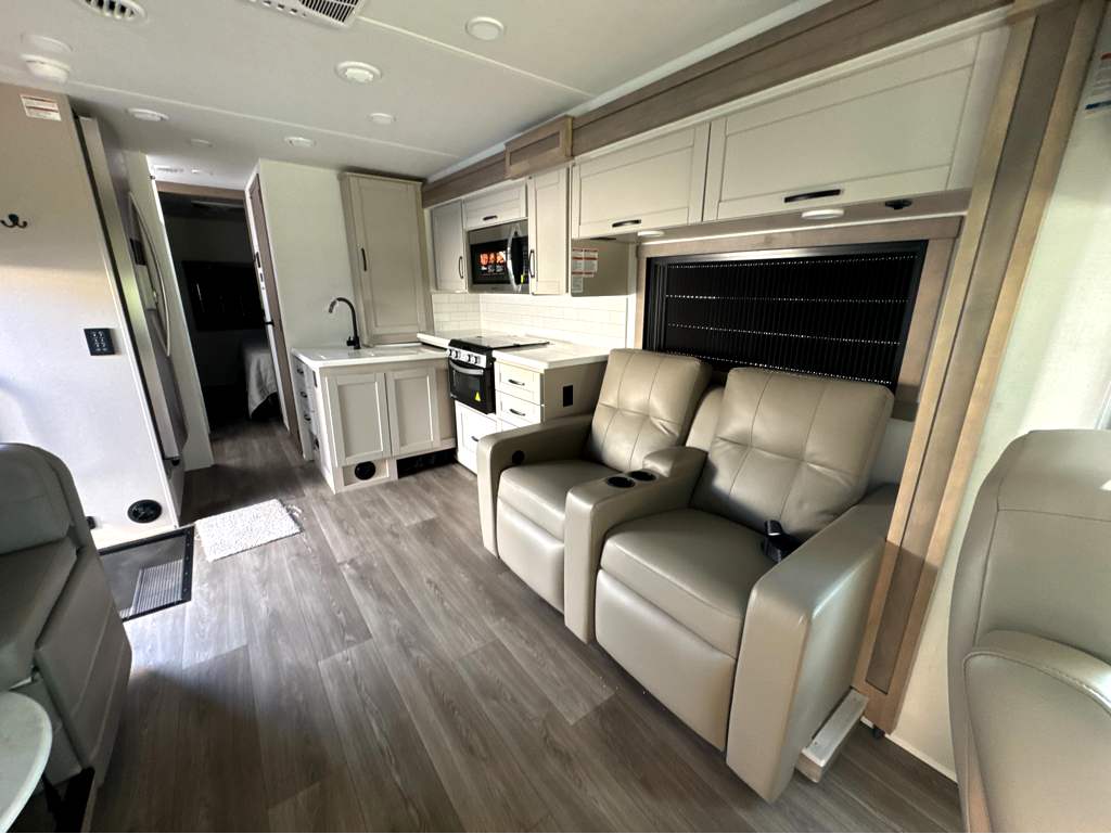 2027 ENTEGRA COACH VISION XL 31UL - Image 11