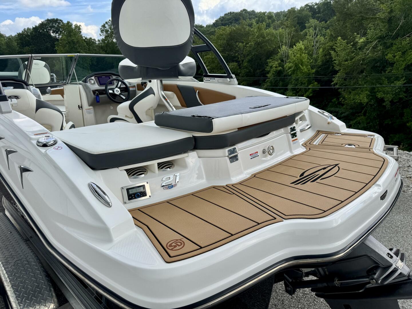 2023 Chaparral 21 SSi Ski & Fish Base - Image 18