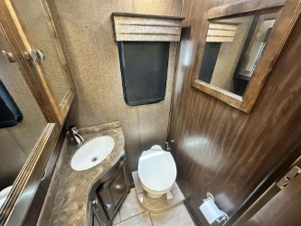 2017 TIFFIN ALLEGRO BREEZE 32BR - Image 22