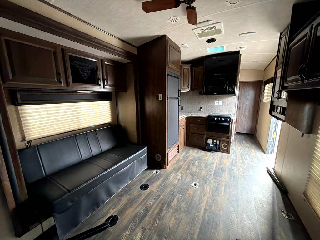 2016 HEARTLAND STRYKER 3316 - Image 8