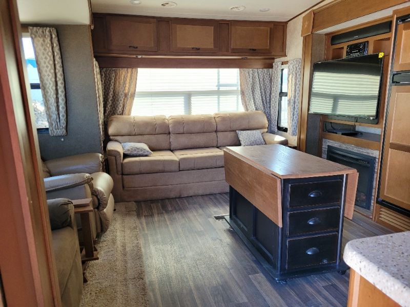 2016 Highland Ridge Light LF297RLS - Image 4