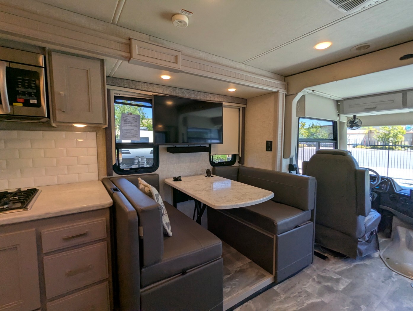 2023 Thor Motor Coach Challenger 37DS - Image 17