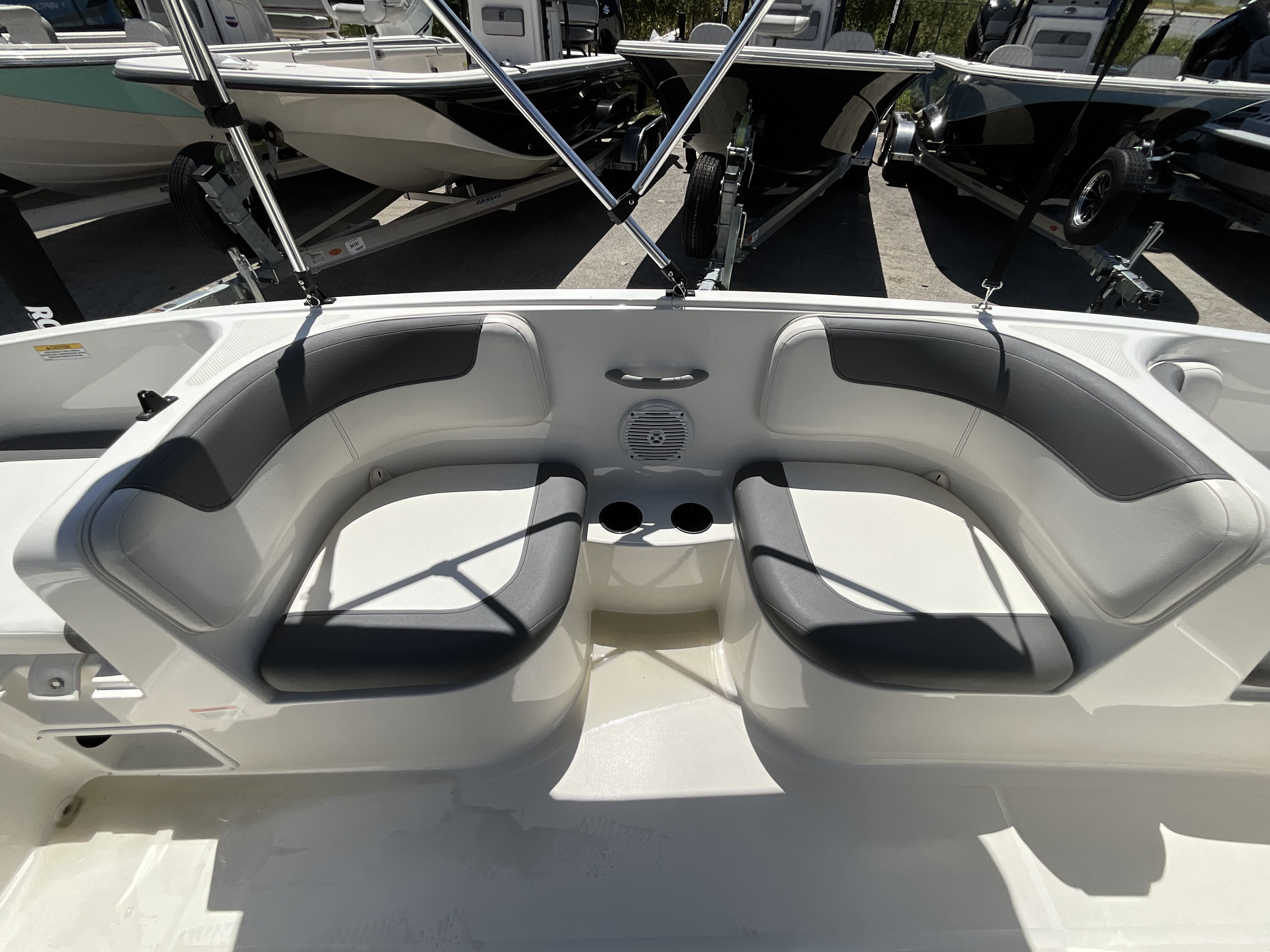 2019 Bayliner E Series Element E16 - Image 10