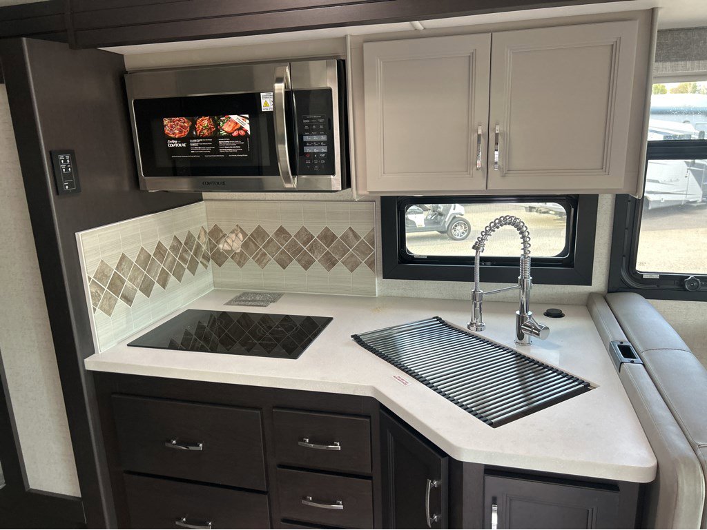 2026 THOR MOTOR COACH PALAZZO 33.5 - Image 13