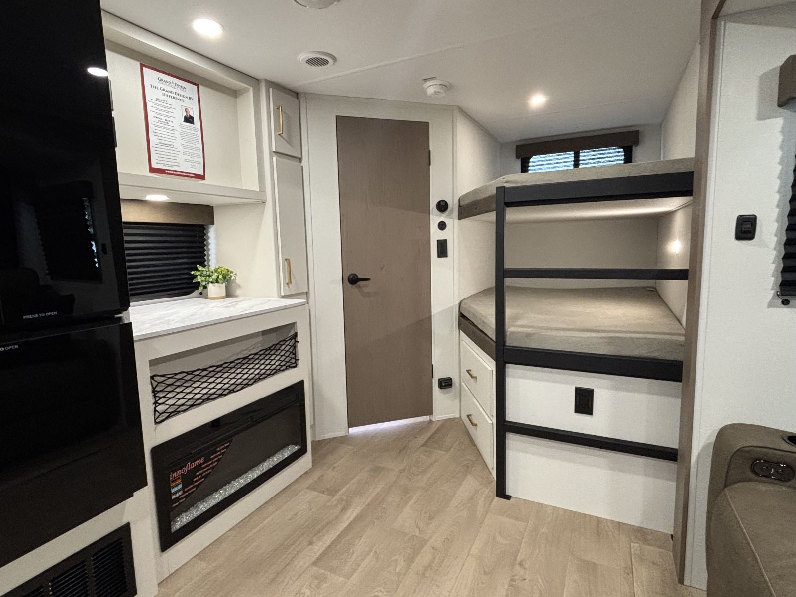 2026 Grand Design Transcend XPLOR 27DBX - Image 14