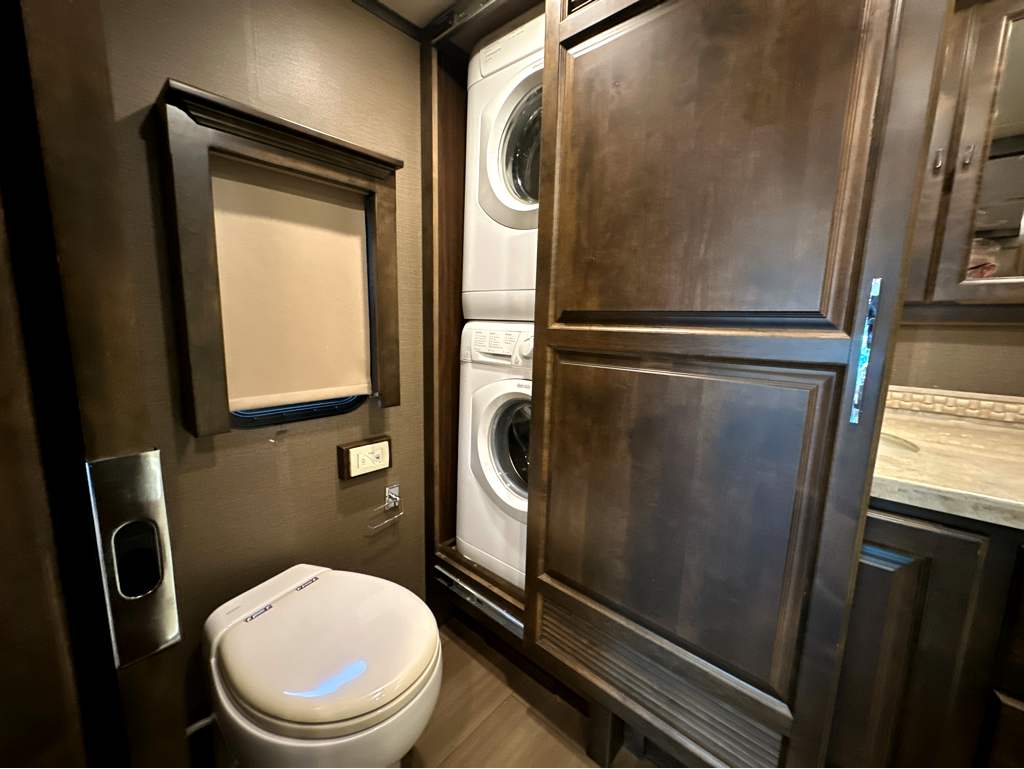 2018 TIFFIN ALLEGRO RED 37BA - Image 22