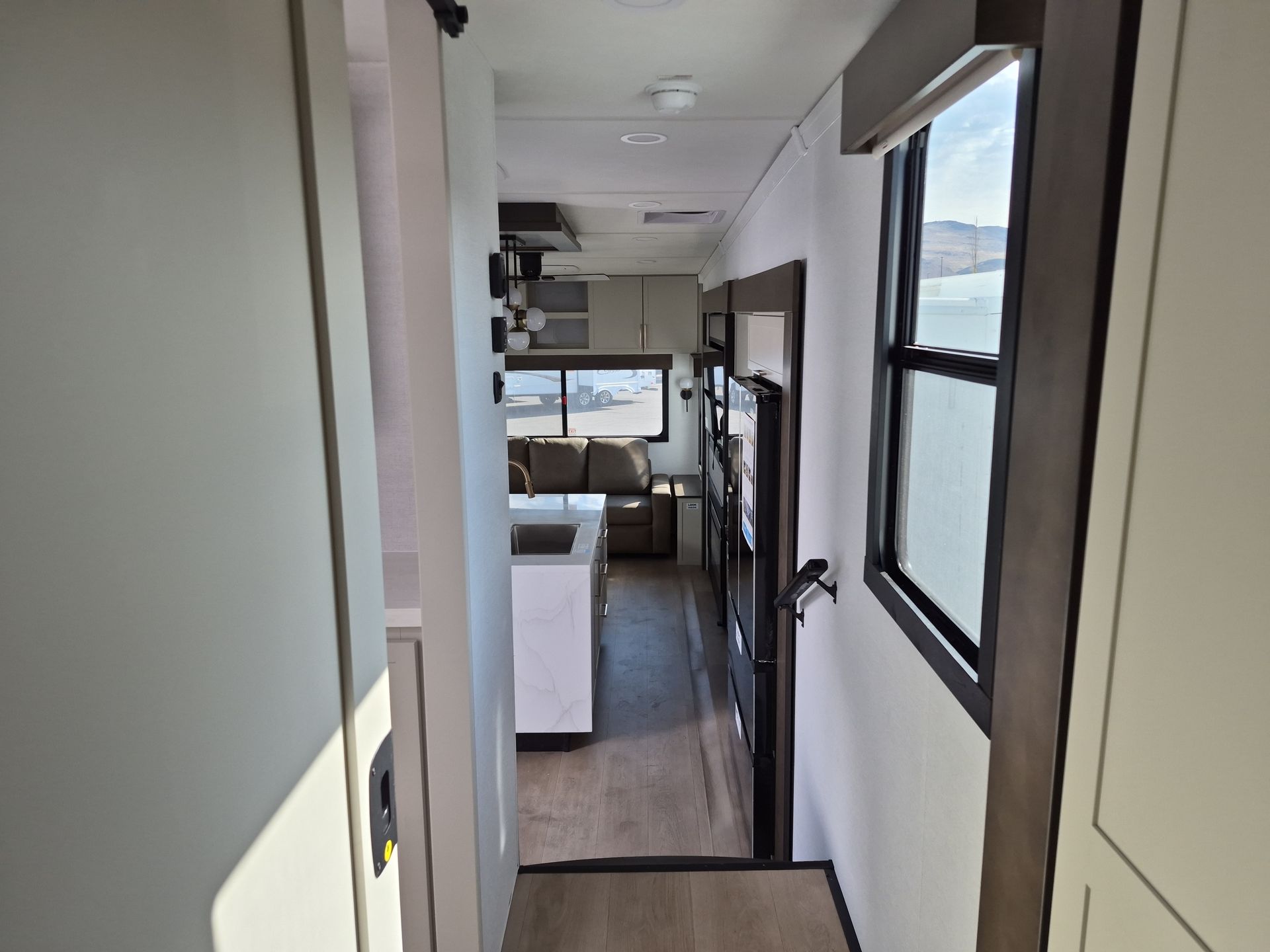 2027 Alliance RV Paradigm 340RL - Image 33