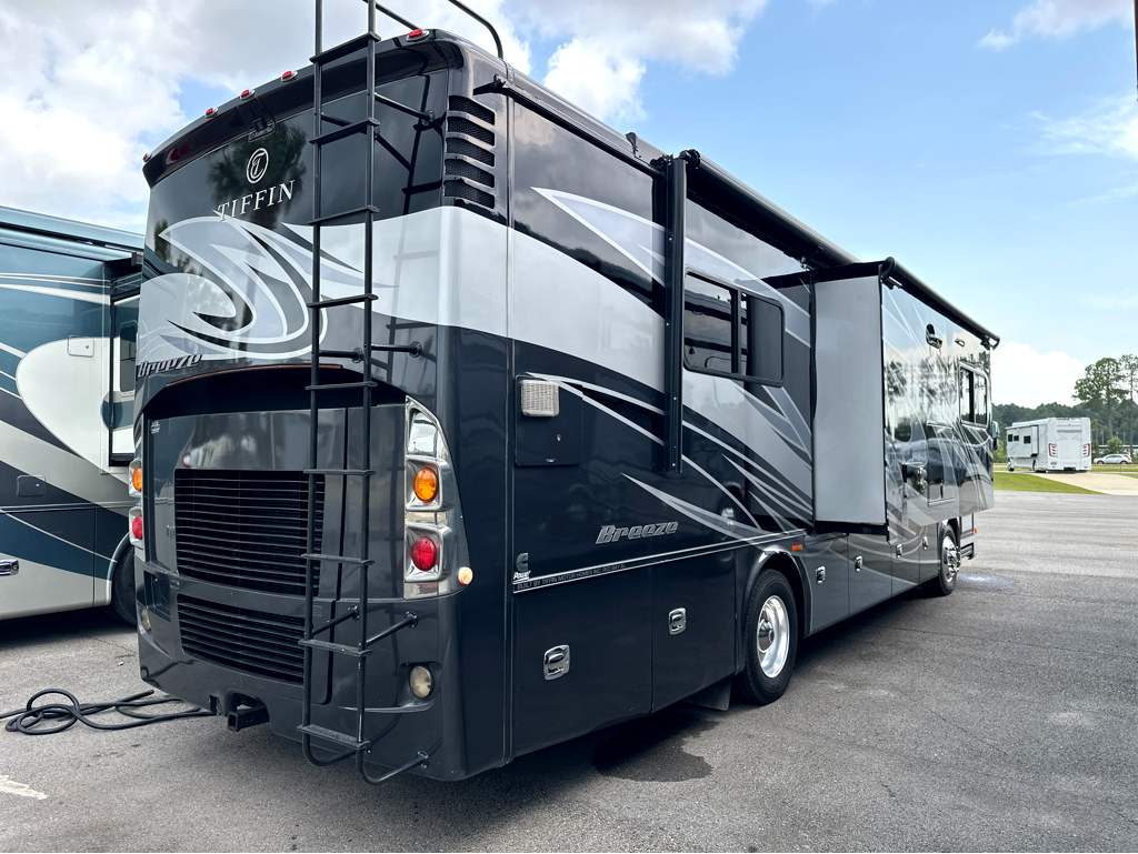 2018 TIFFIN ALLEGRO BREEZE 33 BR - Image 5