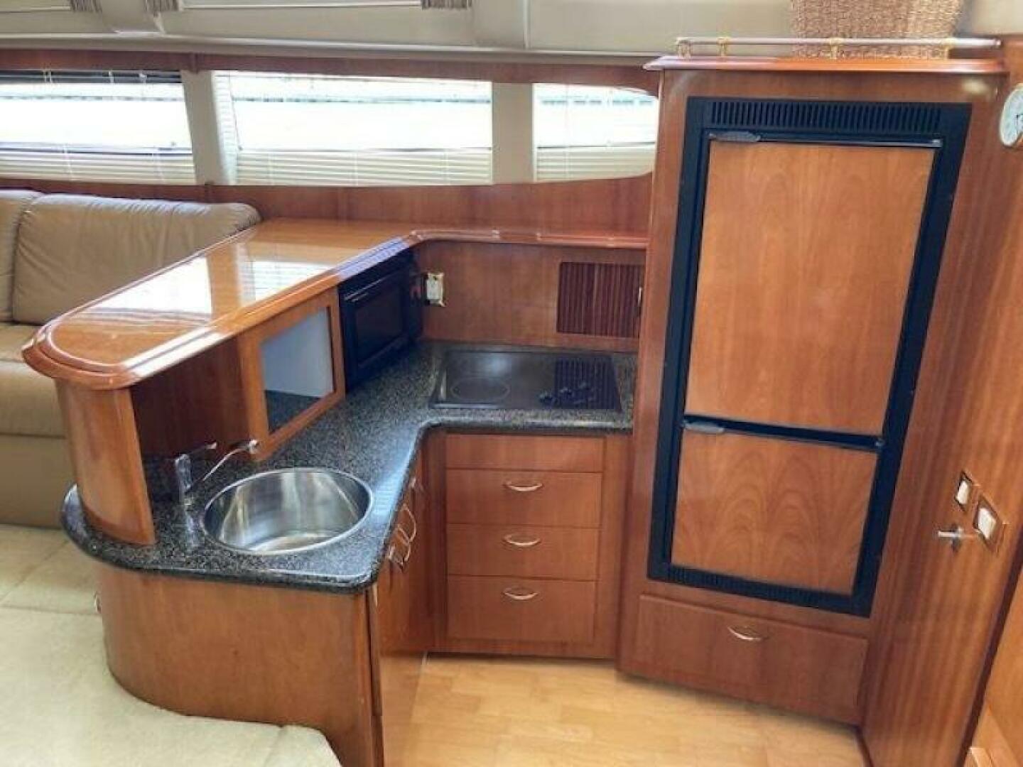 2003 Carver 396 Aft Cabin MY - Image 8
