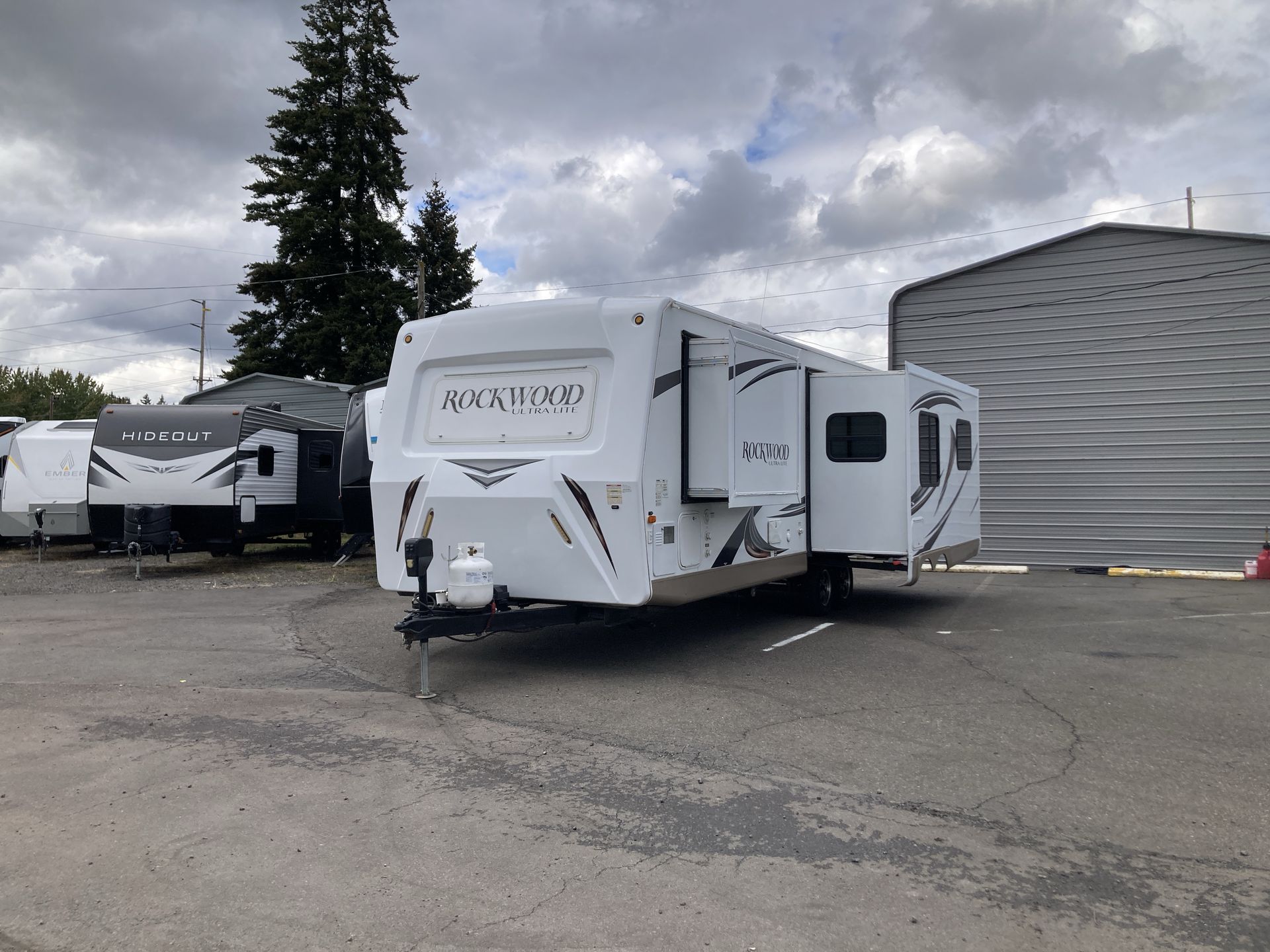 2015 Forest River Rockwood Ultra Lite 2604WS - Image 4