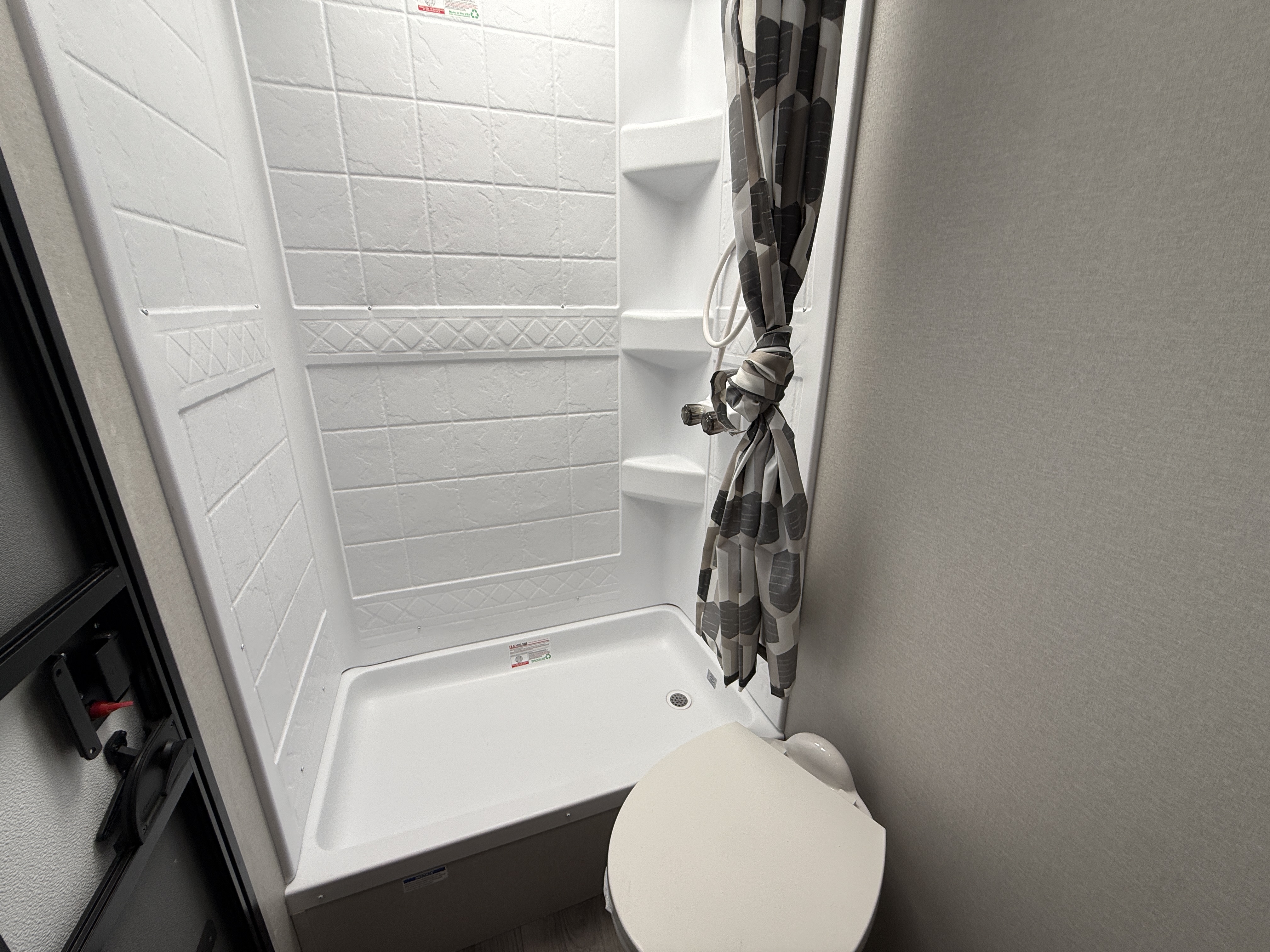 2026 Coachmen CATALINA LEGACY EDITION 273DBHCKLE - Image 16