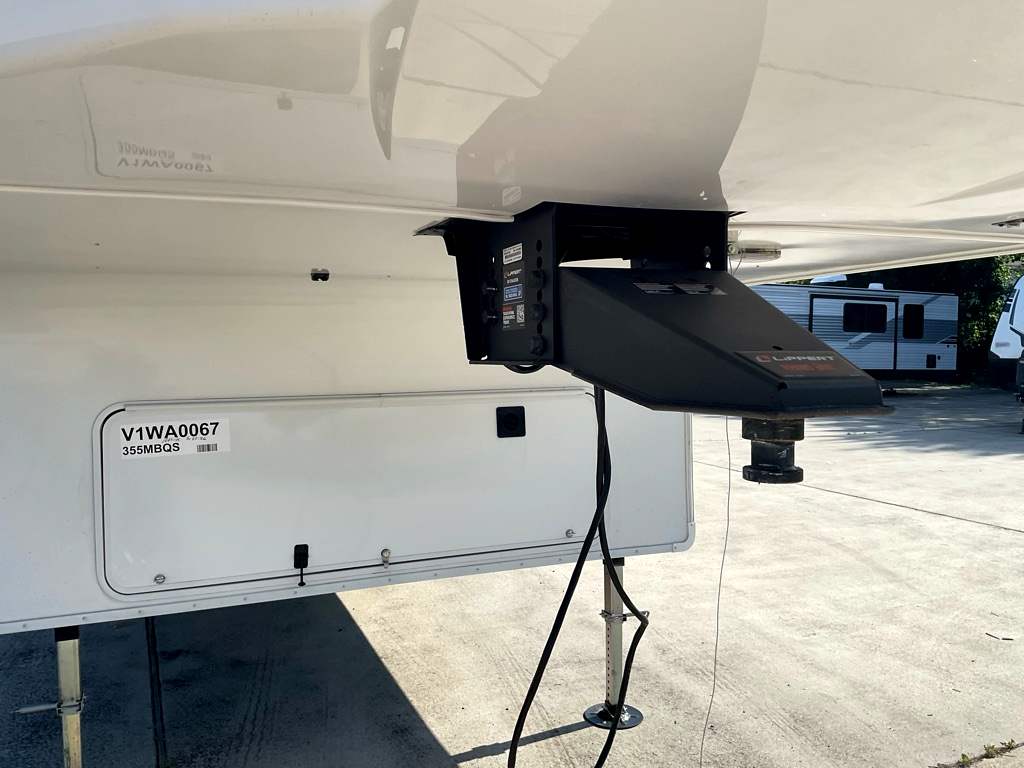 2027 JAYCO Eagle 355 MBQS - Image 29