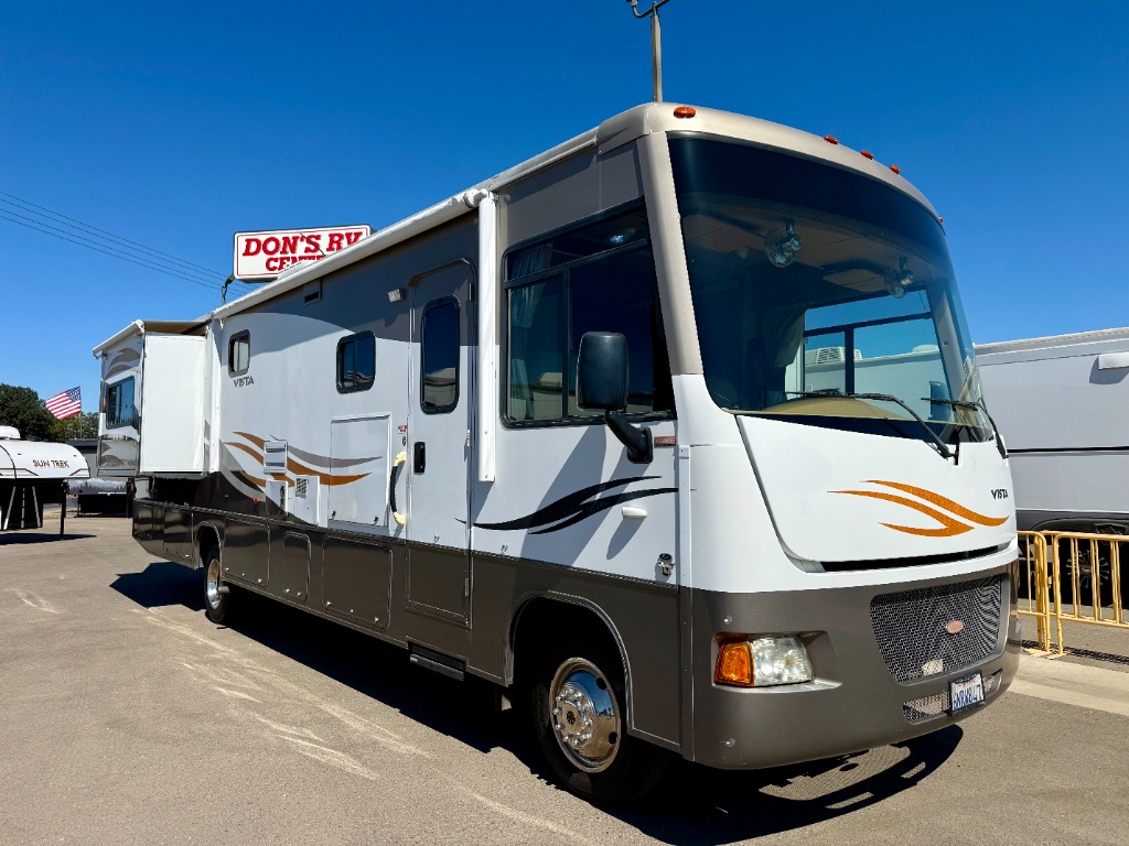 2011 Winnebago Vista 35F - Image 1