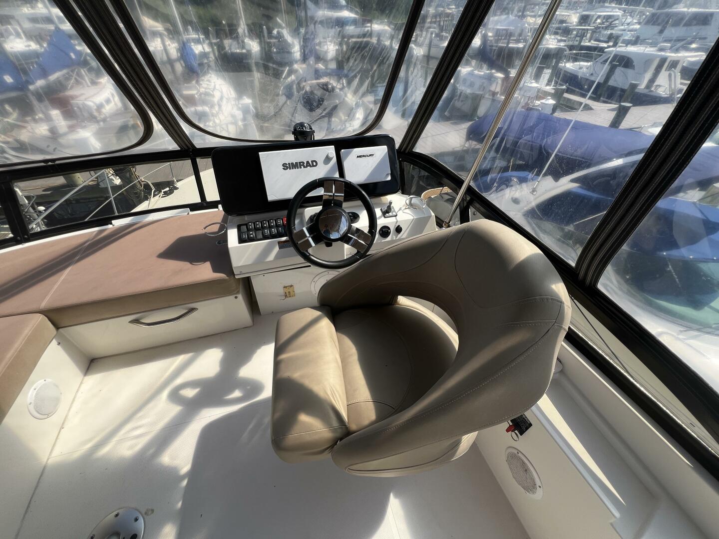 2016 Carver C34 Command Bridge - Image 13