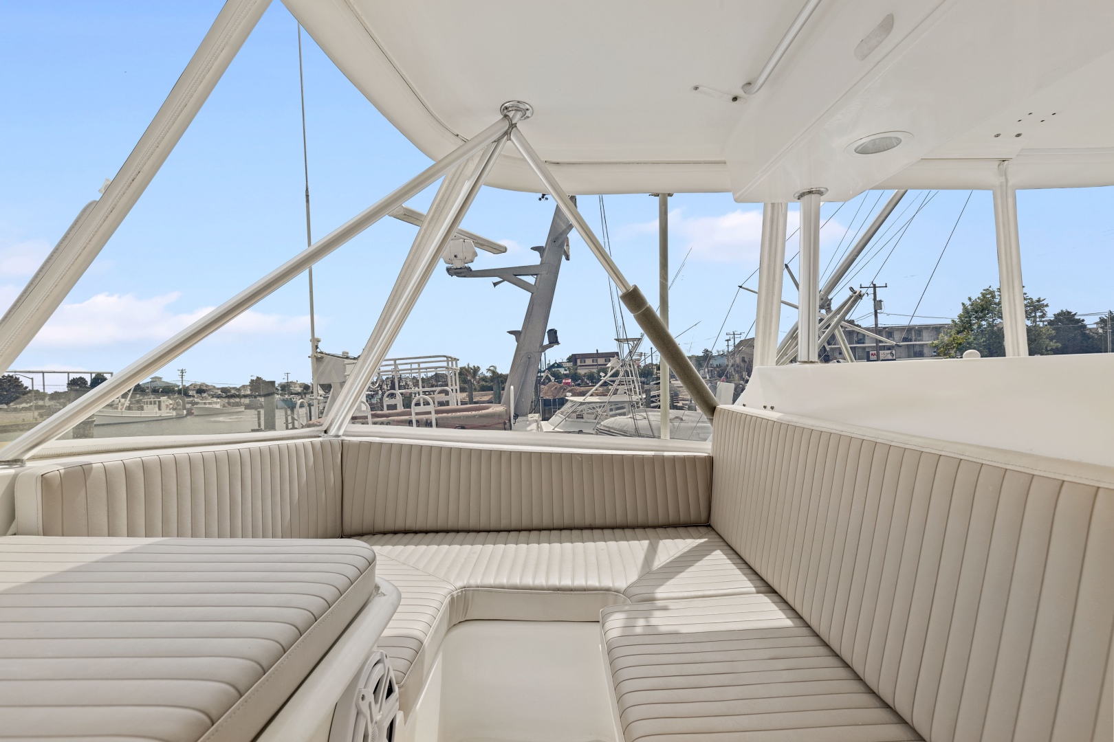 2001 Ocean Yachts 52 SS - Image 6