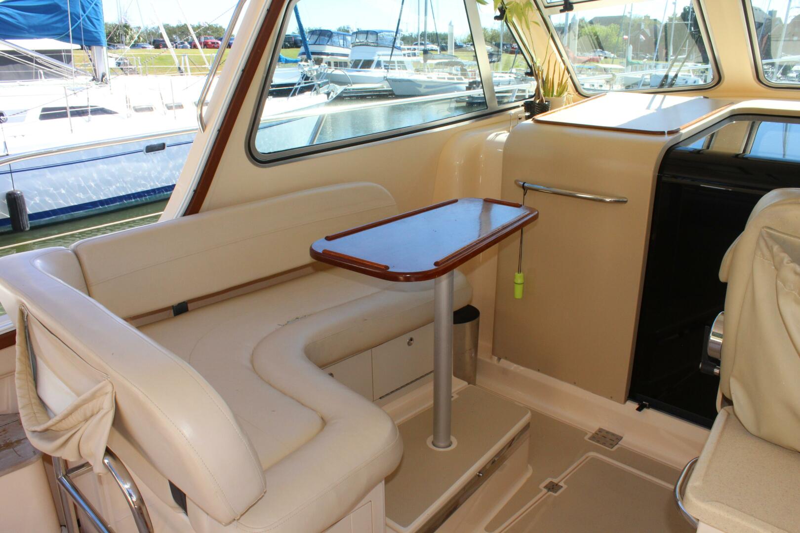2004 Island Packet 360 Hardtop Express Cruiser - Image 12