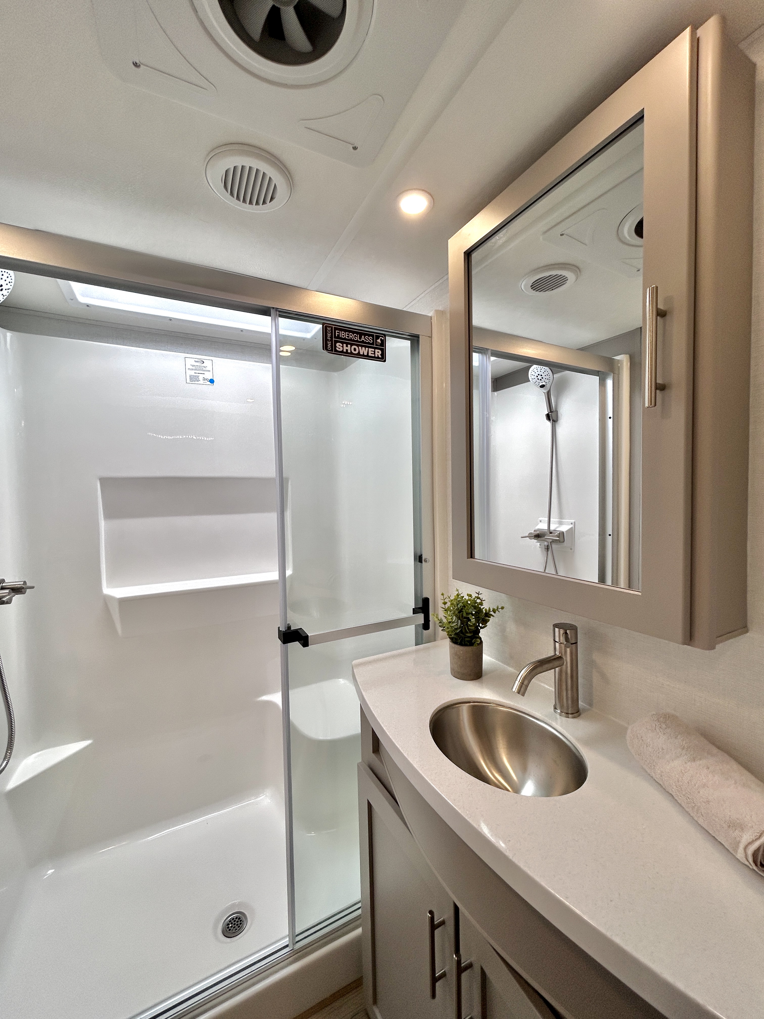 2026 Alliance RV Avenue 32RLS - Image 16
