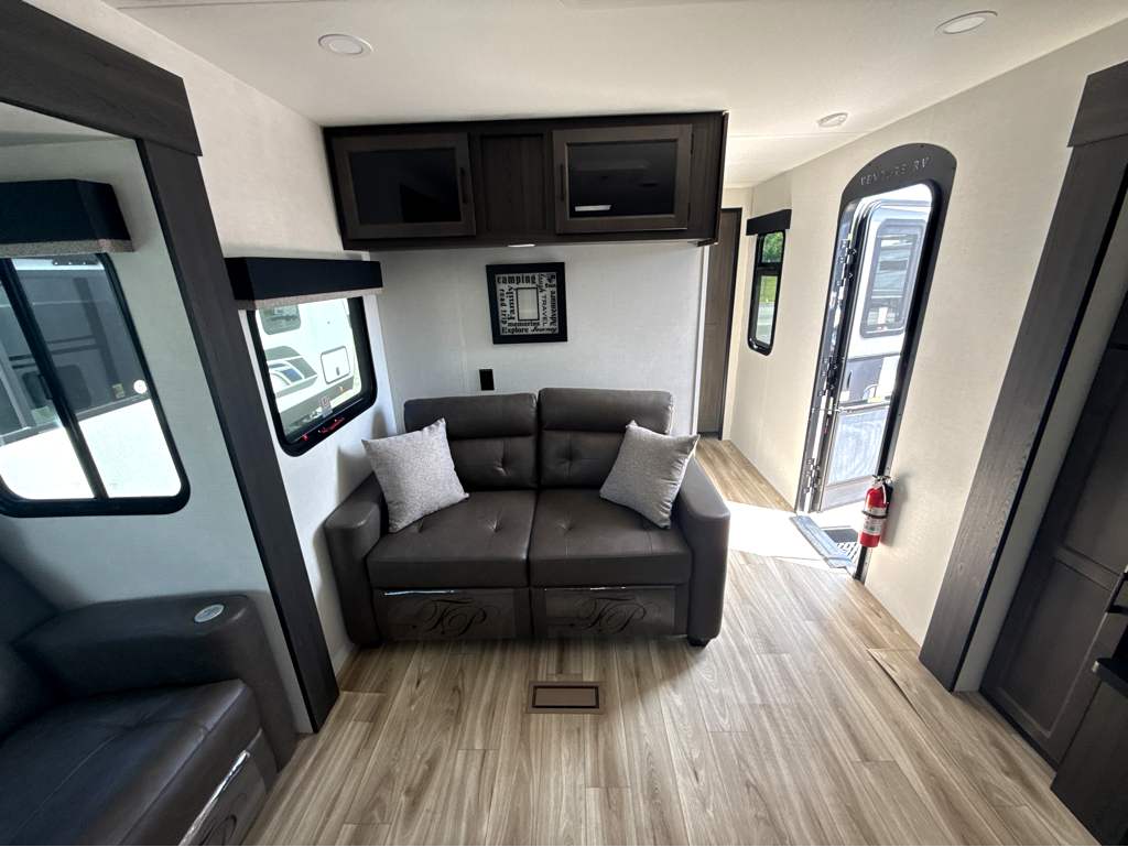 2027 VENTURE RV SPORTTREK 336VRK - Image 17