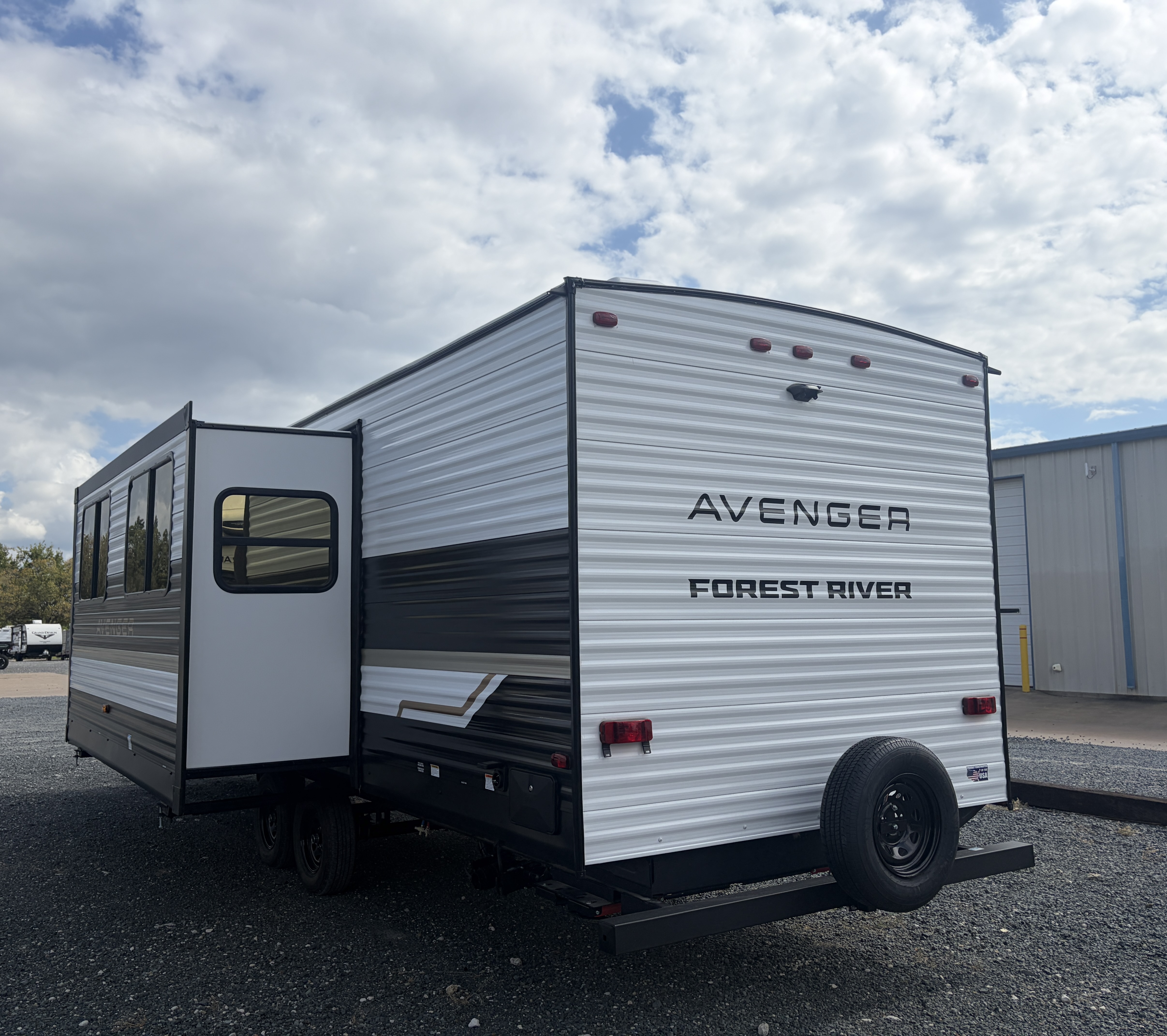 2027 Prime Time Avenger 26DBS - Image 5