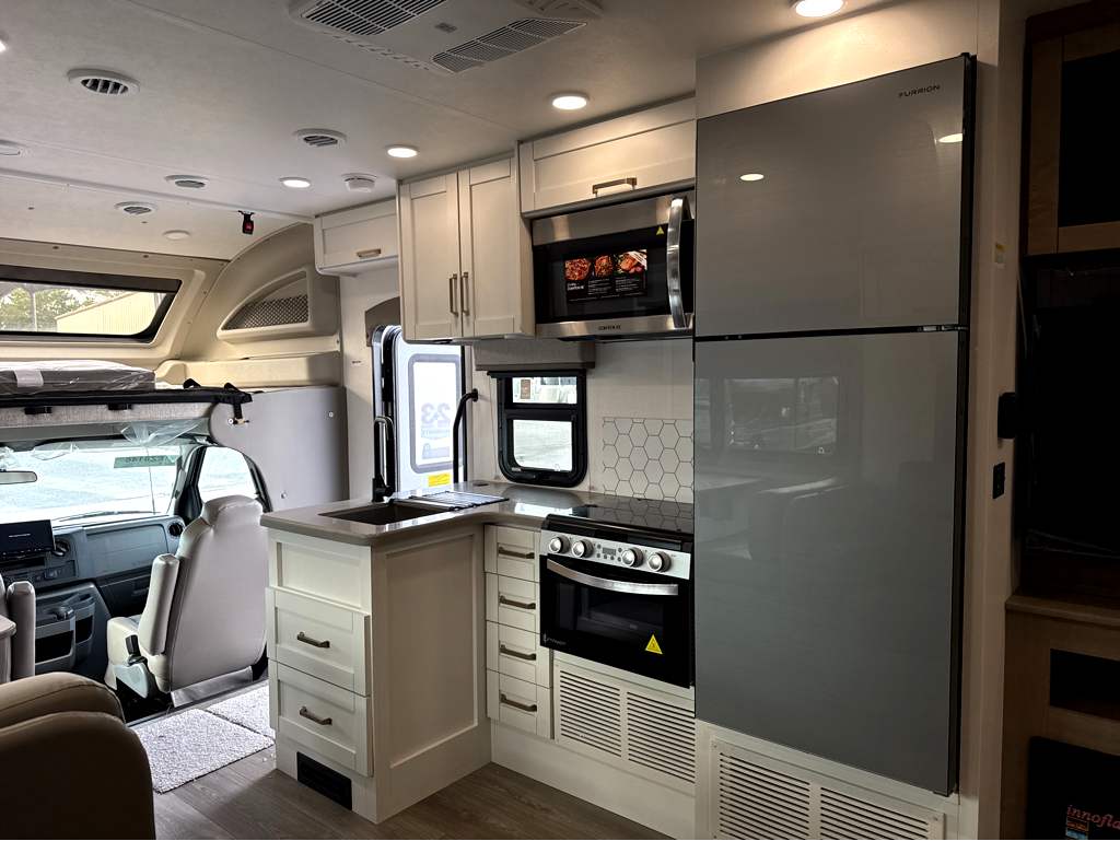2027 ENTEGRA COACH ODYSSEY 30Z - Image 12