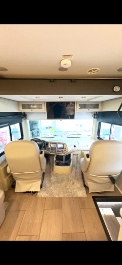 2025 TIFFIN ALLEGRO 36 UA - Image 4