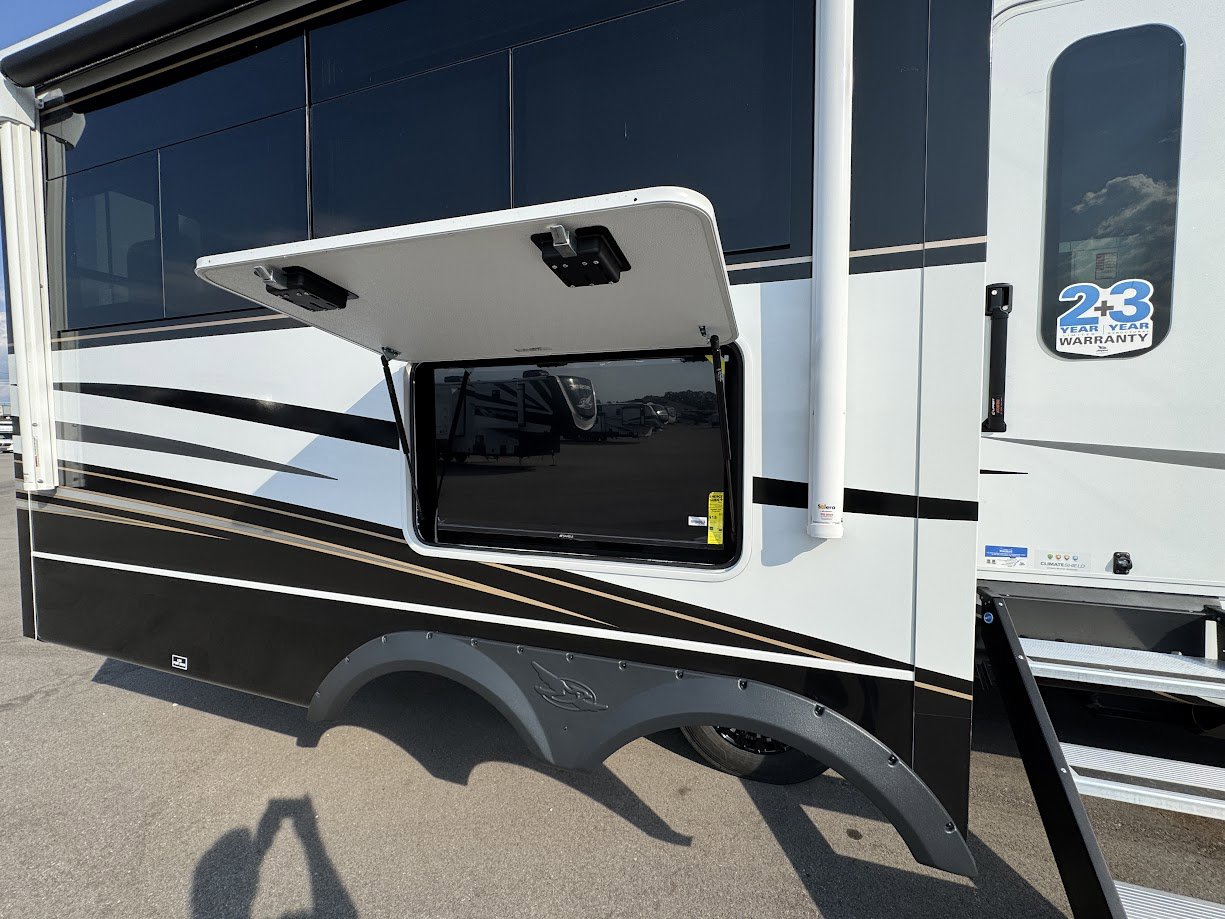2026 JAYCO PINNACLE 32RLTS - Image 4