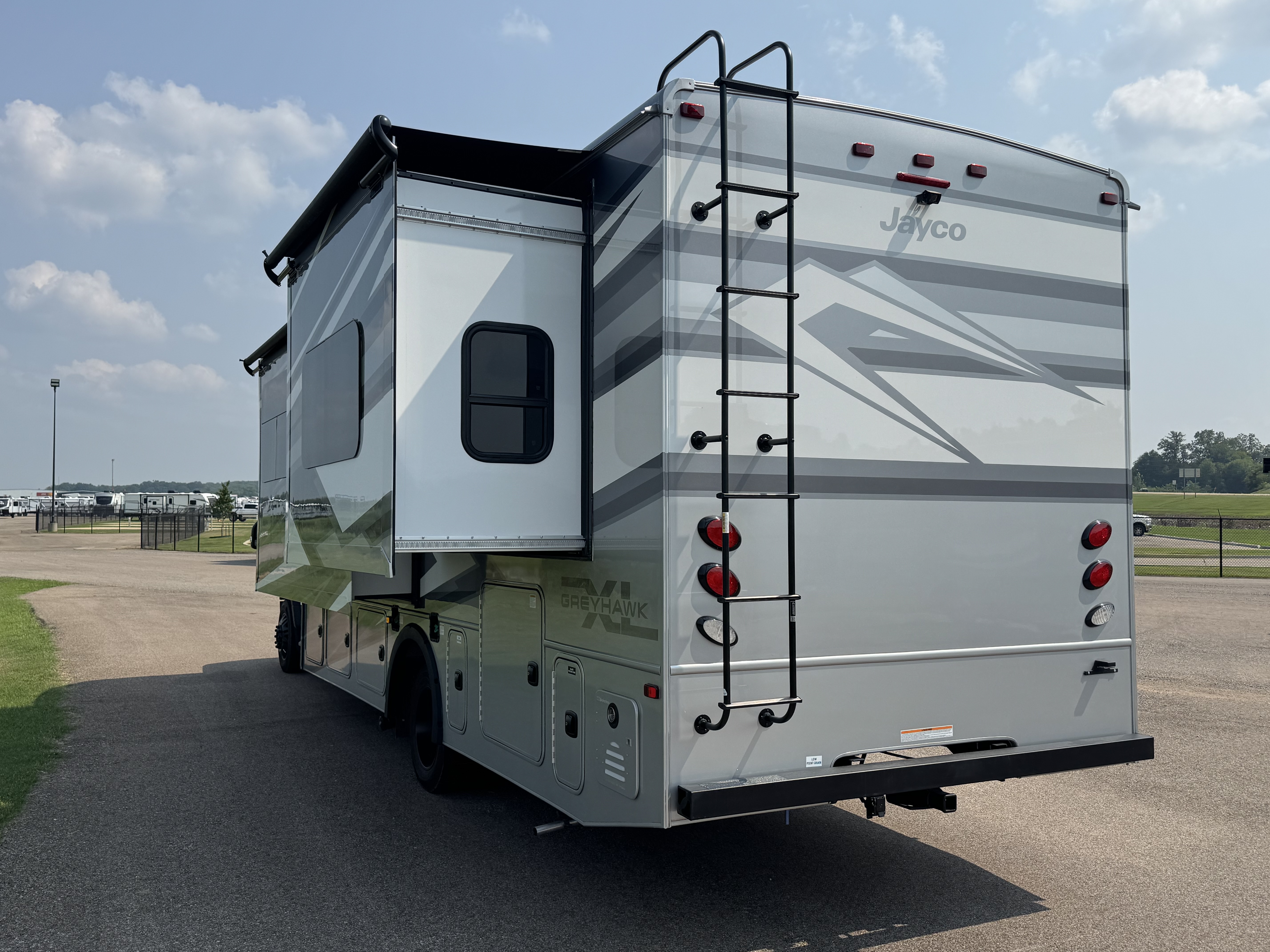 2027 JAYCO GREYHAWK XL 32U - Image 3