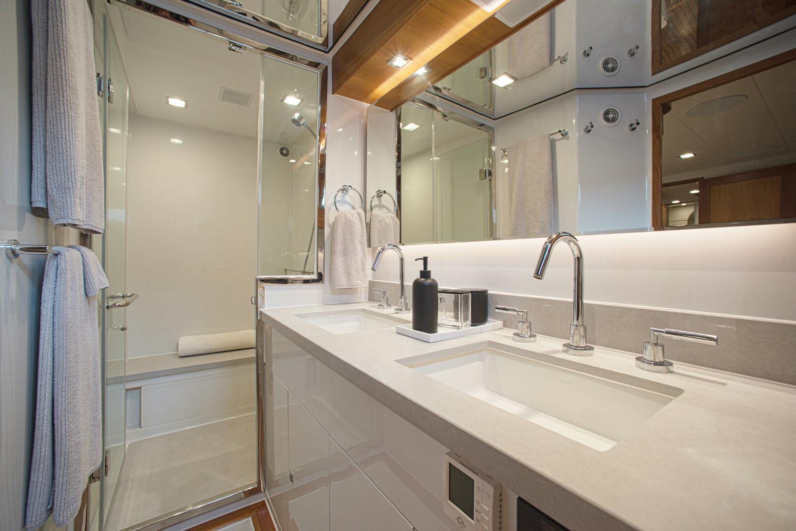 2023 Marlow Explorer 70E-CB - Image 19