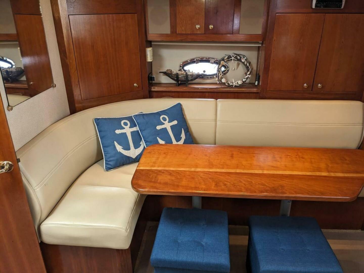 2003 Cruisers Yachts 3970 - Image 8