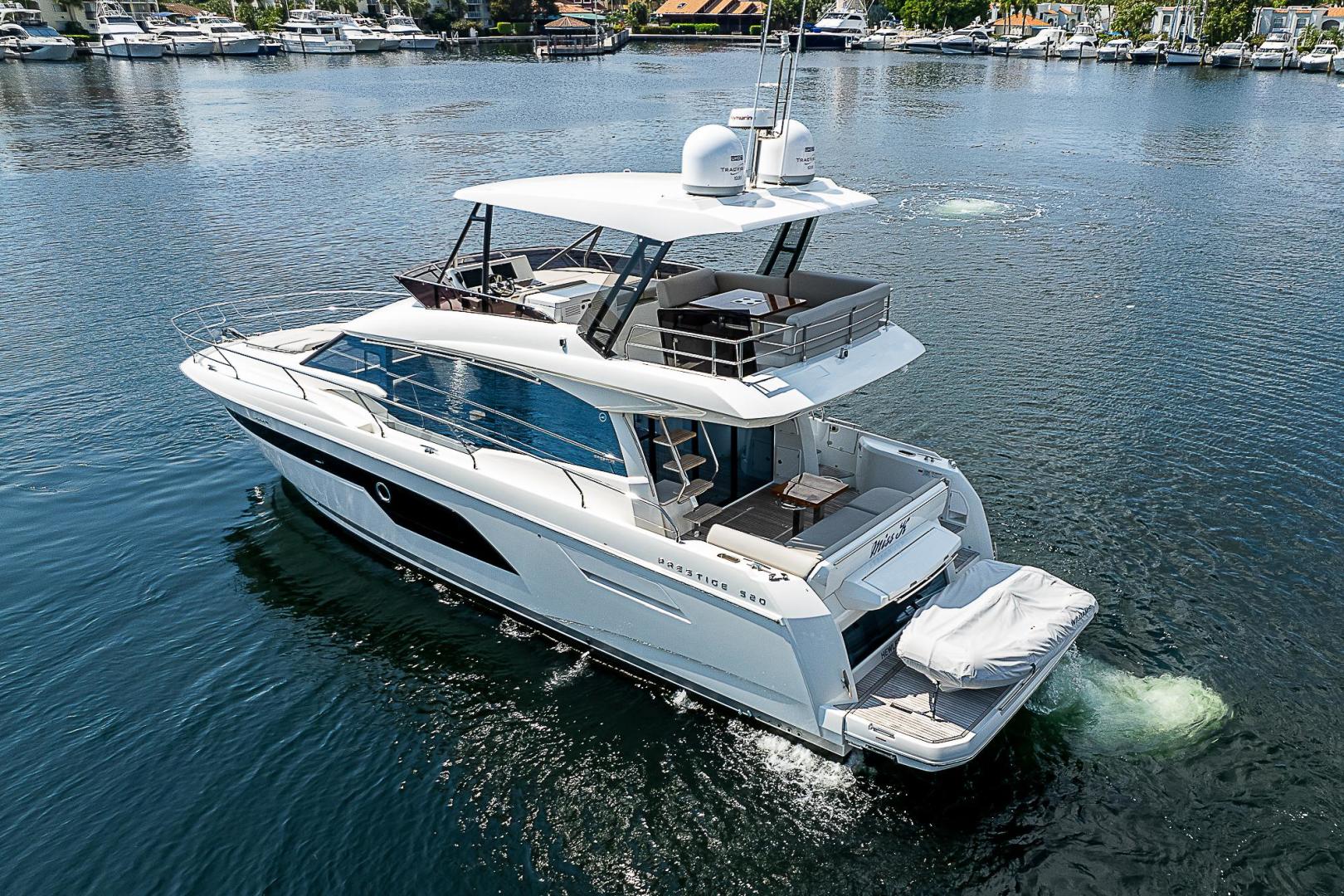 2022 Prestige 520 Fly - Image 2
