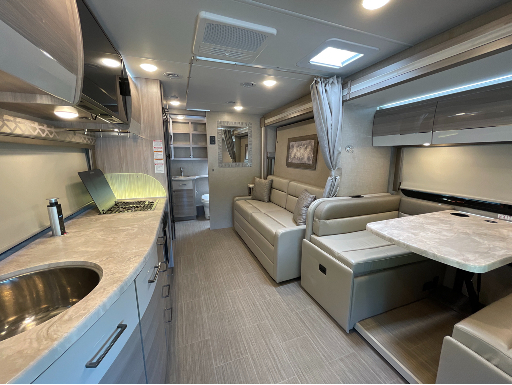 2023 Thor Motor Coach Delano Sprinter 24FB - Image 4