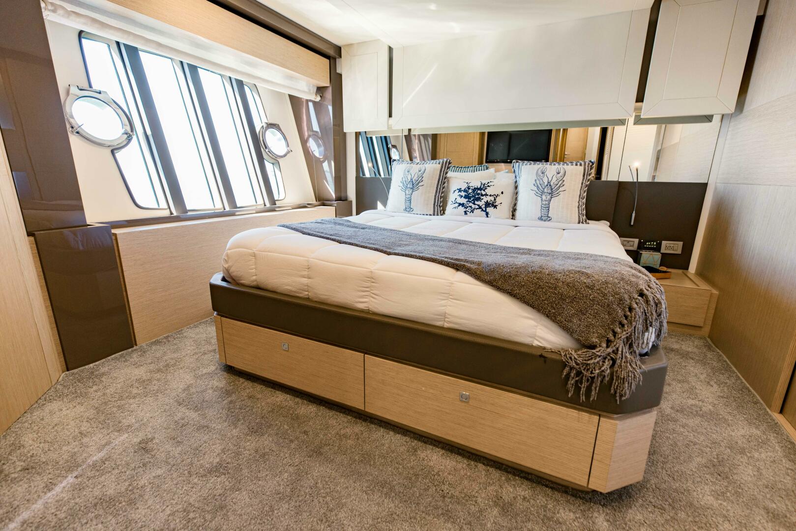2017 Ferretti Yachts 750 - Image 76