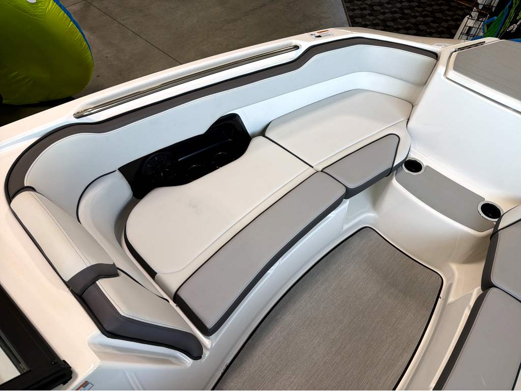 2026 Yamaha Boats AR250 - Image 20