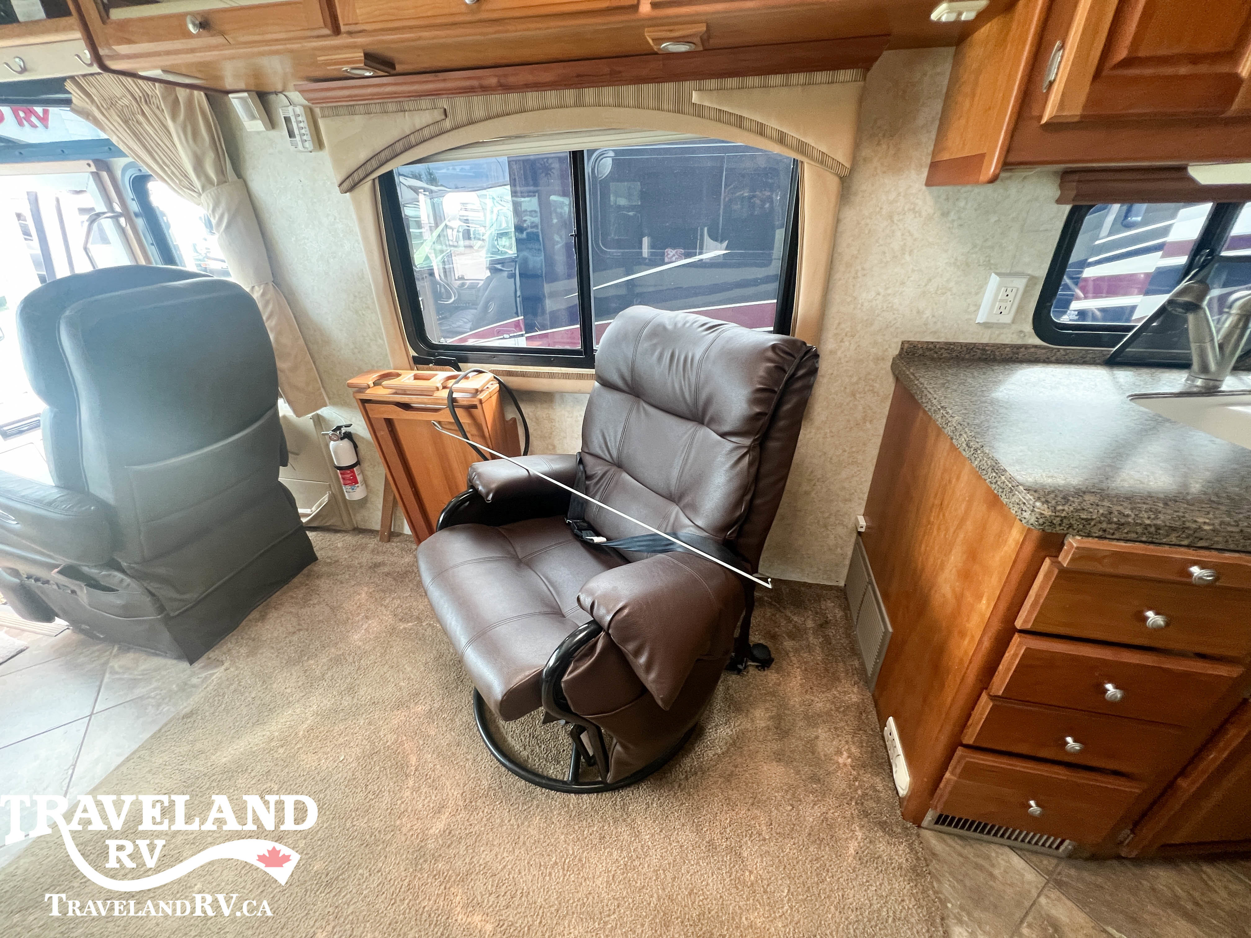 2005 TRIPLE E EMPRESS 3902FB - Image 13