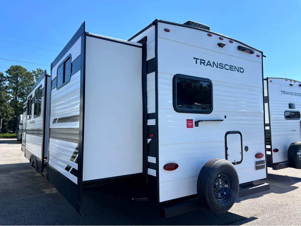 2027 GRAND DESIGN TRANSCEND 335BHT - Image 3